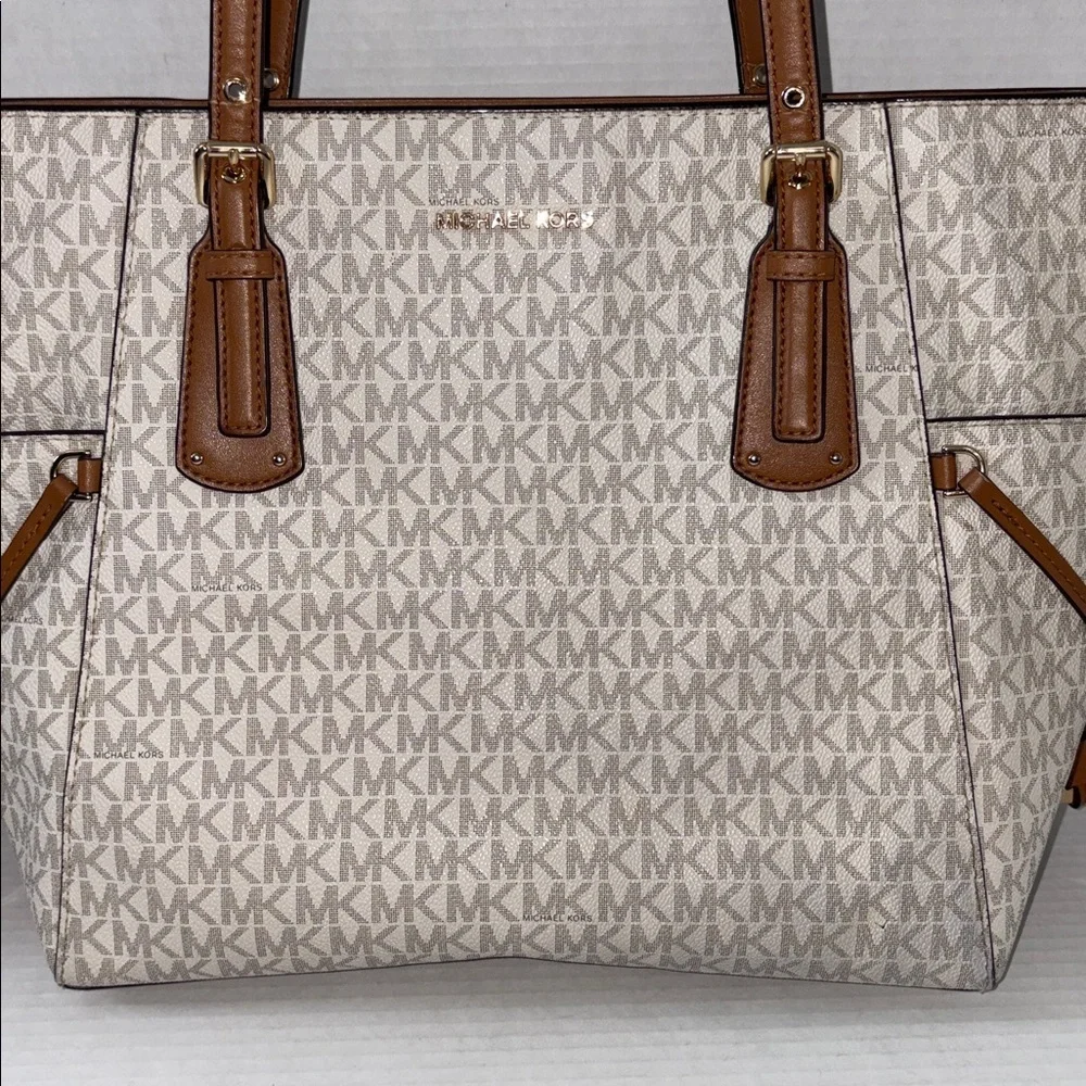 Michael Kors Jet Set Large Shoulder Bag